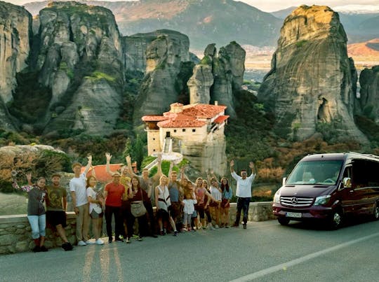 Punti salienti di Meteora e tour delle grotte dell'eremita in treno da Kalabaka