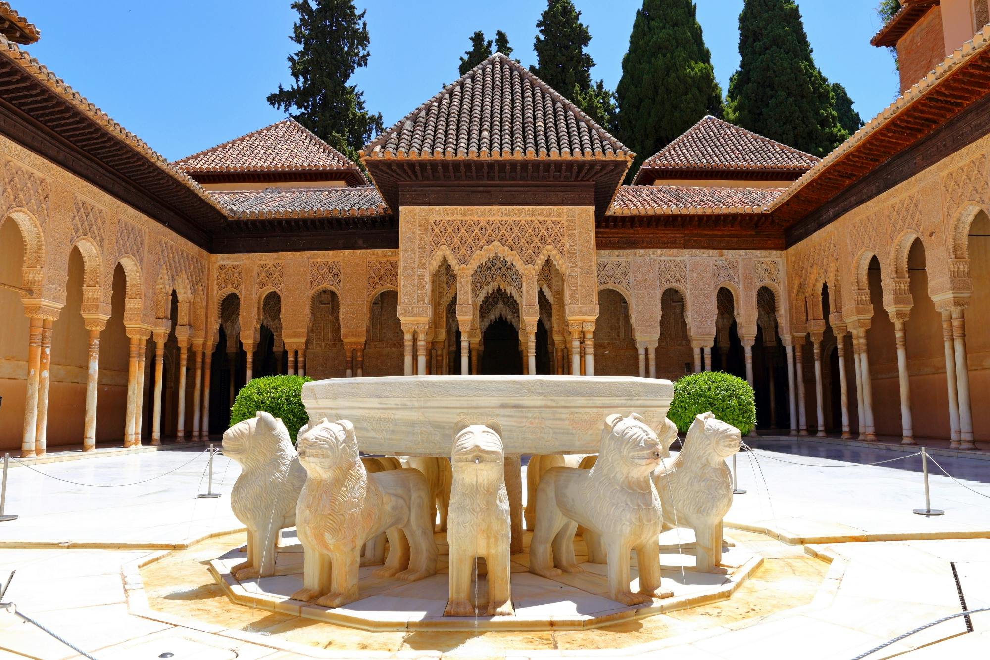 Accès complet à l'Alhambra avec billets coupe-file et visite guidée en italien