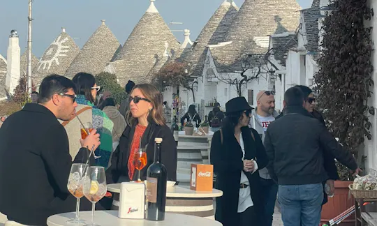 Alberobello begeleide wandeling met proeverij van eten en wijn