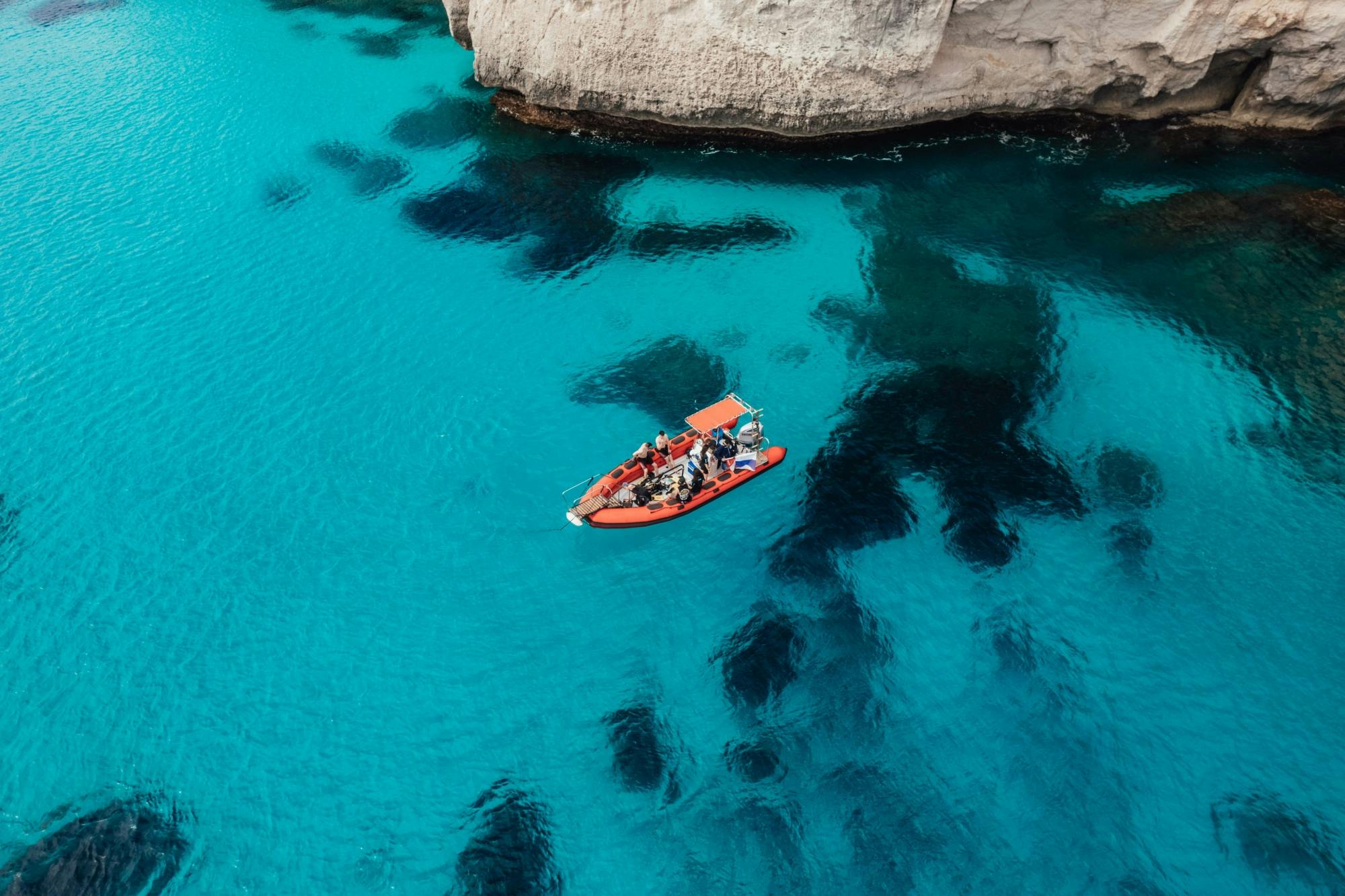 Excursion en bateau de plongée en apnée des Îles Bleues à partir de Cala Galdana