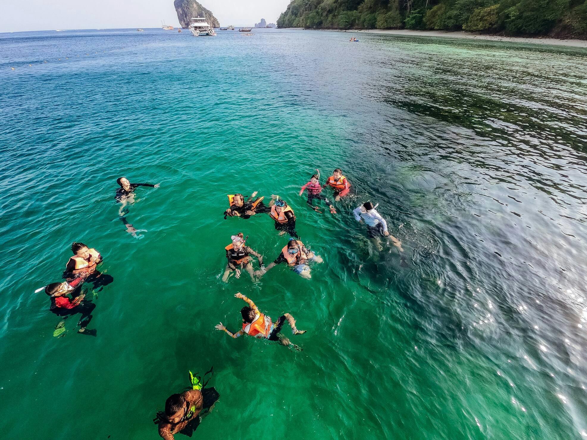 Andaman Sea Cruise from Krabi with Dinner