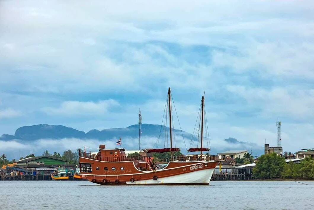 Andaman Sea Cruise from Krabi with Dinner