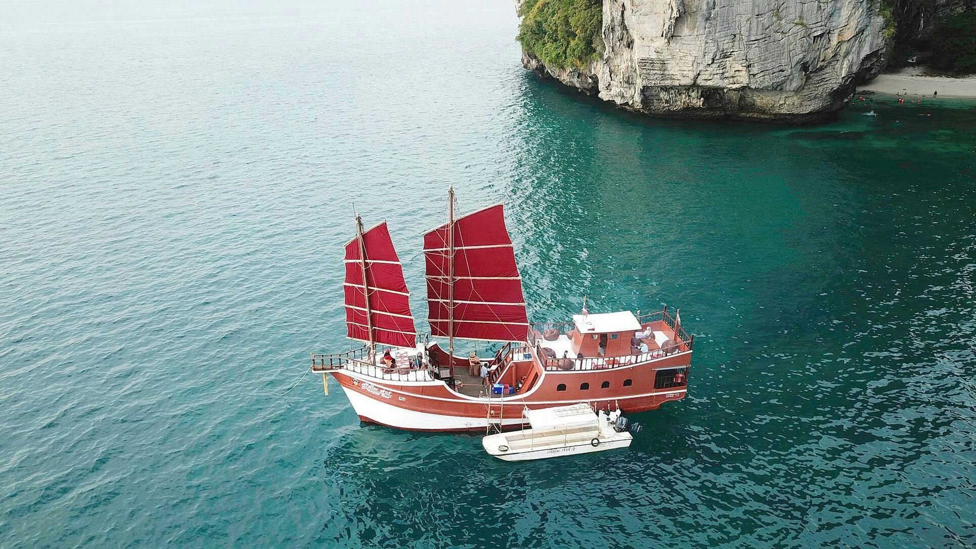 Andaman Sea Cruise from Krabi with Dinner