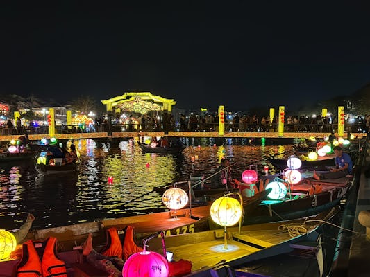 Eintrittskarte für eine 45-minütige Bootsfahrt auf dem Hoai-Fluss