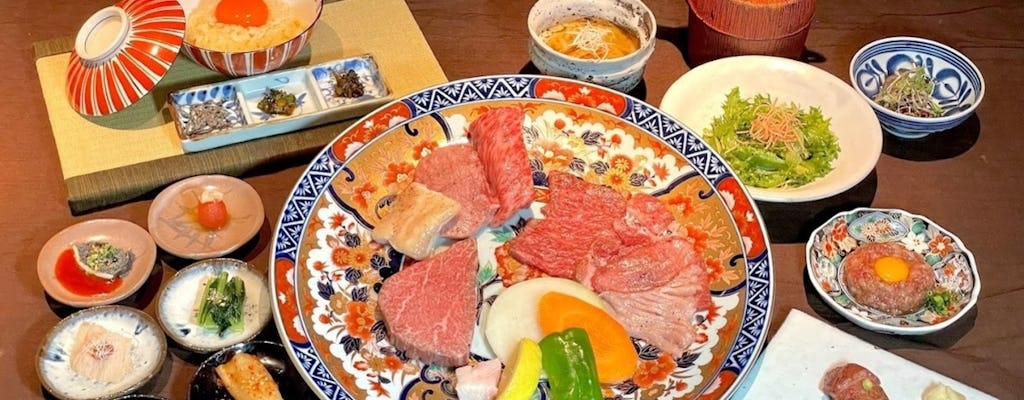 Abendessen mit Yakiniku-Rindfleisch im Nikutei Futago in Shinjuku Tokio