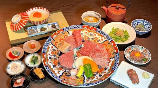 Jantar de carne Yakiniku no Nikutei Futago em Shinjuku Tóquio