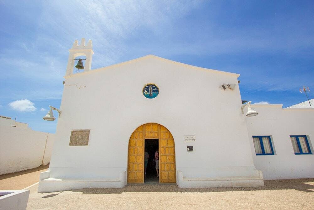 Ferry to La Graciosa with Transfers