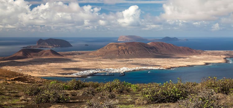 Ferry to La Graciosa with Transfers