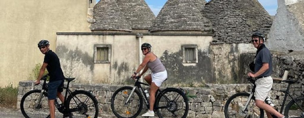 Visita guiada en bicicleta eléctrica a Alberobello con degustación de comida y vino