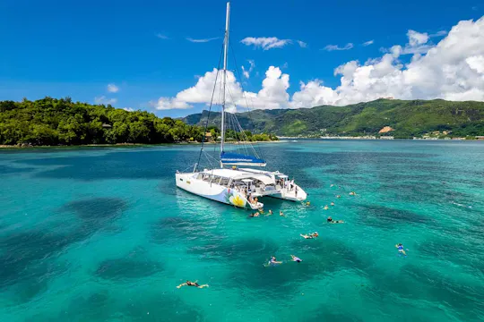 Parque Marino de Santa Ana en el catamarán Odezir desde Mahé
