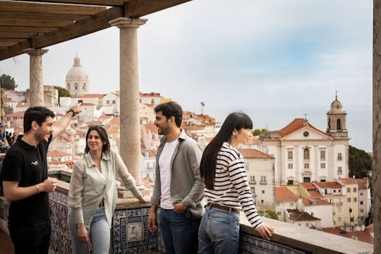 Alfama Tapastour en zonsondergangzeilen in Lissabon