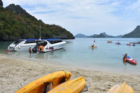 Snorkeling tour by speedboat to Angthong Marine Park from Koh Phangan