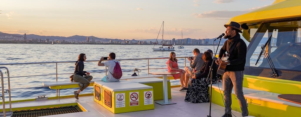 Eco-catamarantocht door Barcelona bij zonsondergang met livemuziek