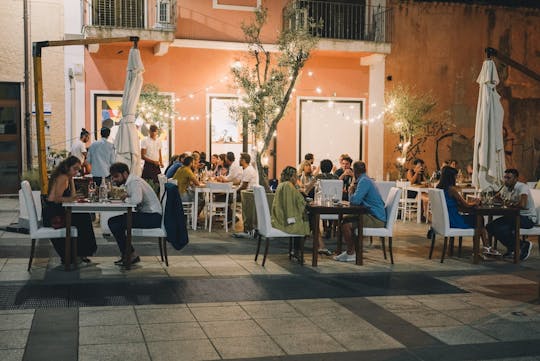 Tapas sarde preparate dallo chef e degustazione di vini a Olbia