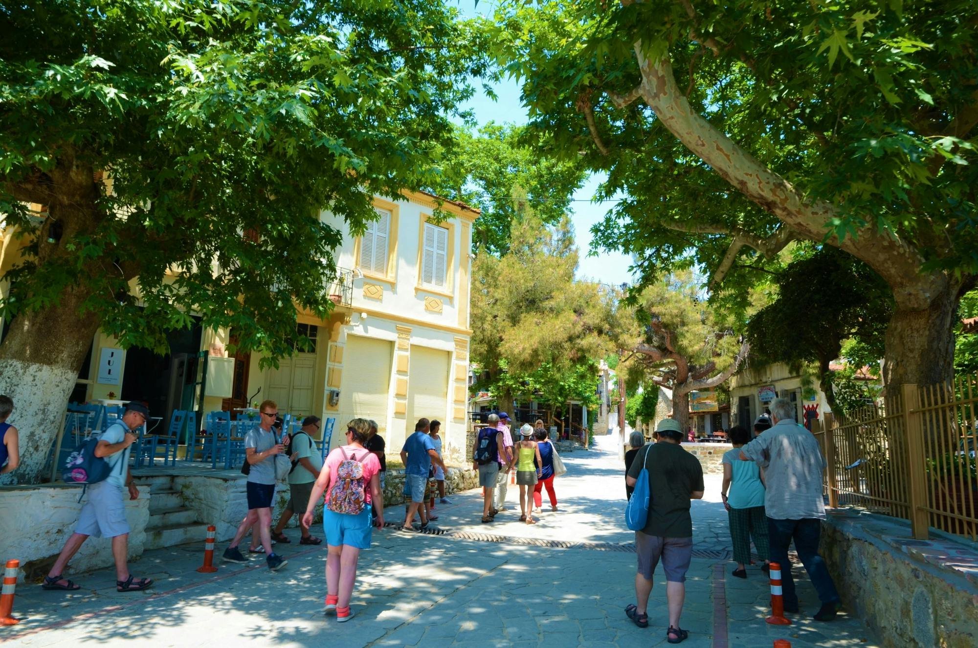 Tour dei villaggi di Sithonia con mercato di Nikiti e Porto Koufo | TUI  Musement