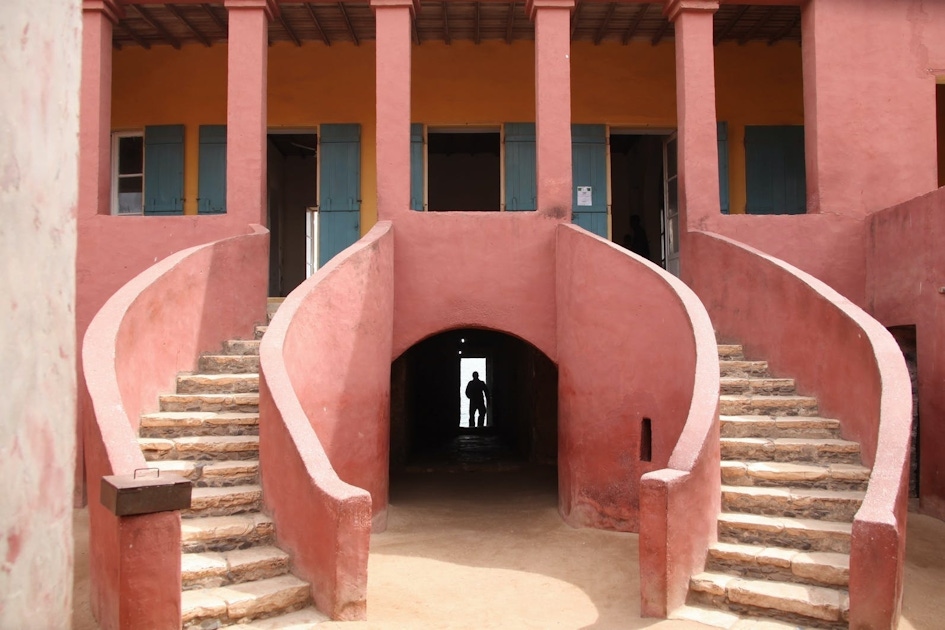 Monument visits in Saly