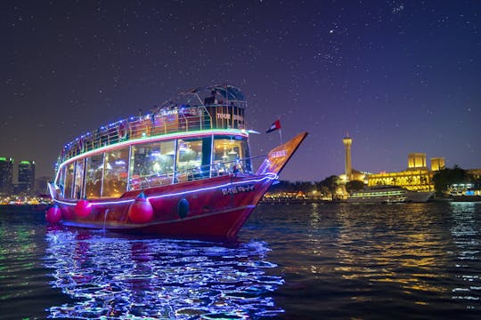Crucero con cena en dhow por Dubai Creek con recogida en Sharjah