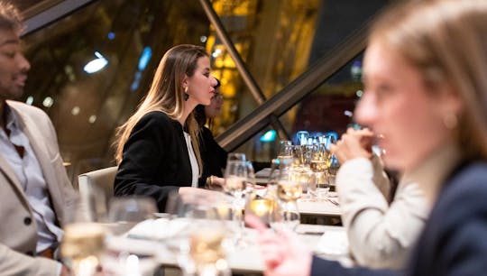 Cena en la Torre Eiffel en Madame Brasserie