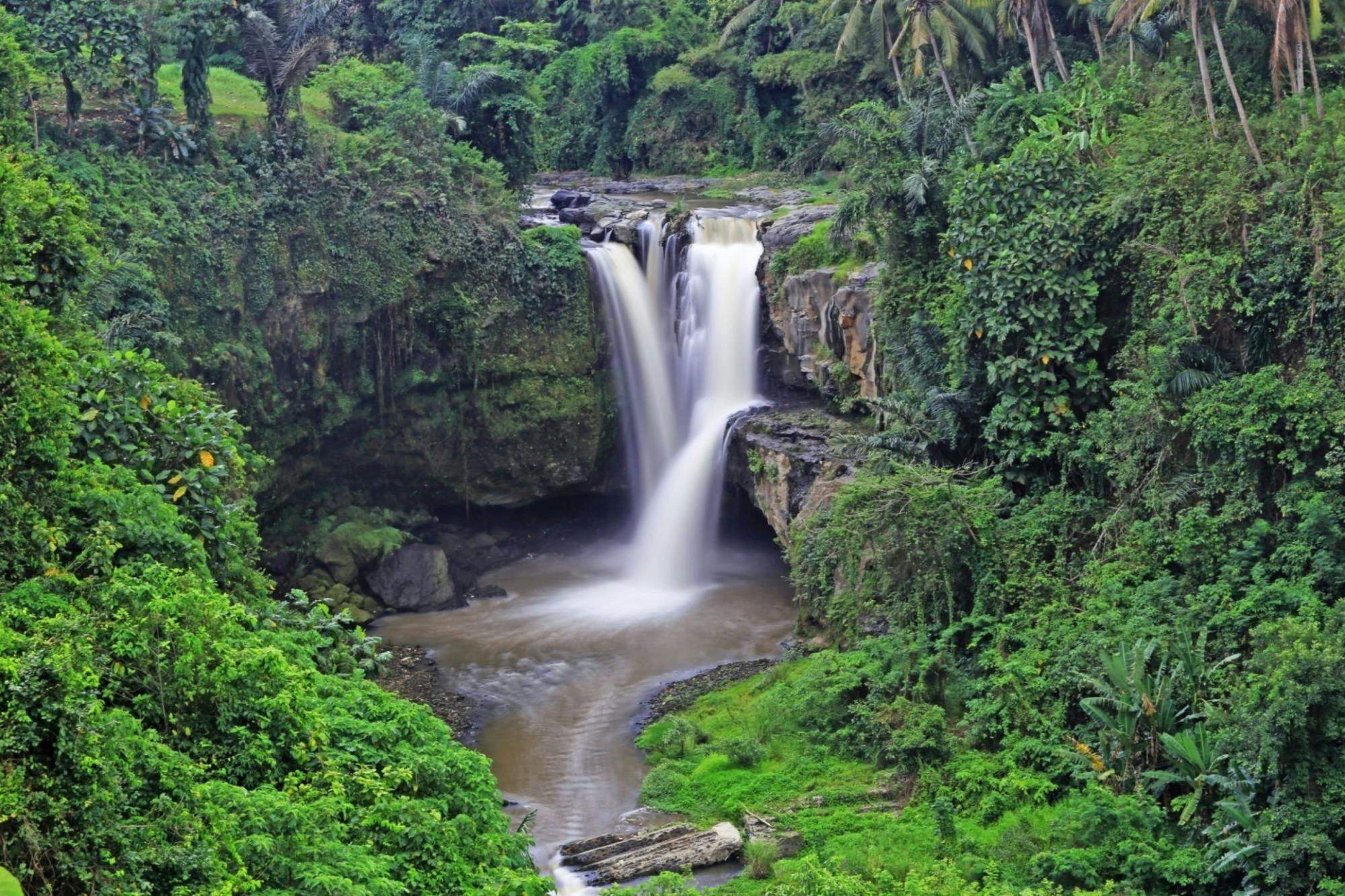 Najlepsze wodospady Bali: Tibumana, Tukad Cepung i Tegenungan
