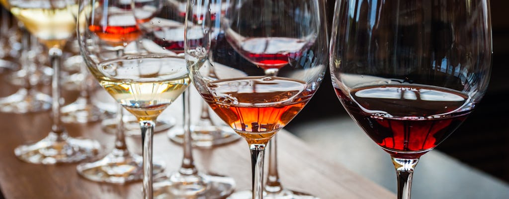 Degustacja wina w restauracji Folio na Cyprze