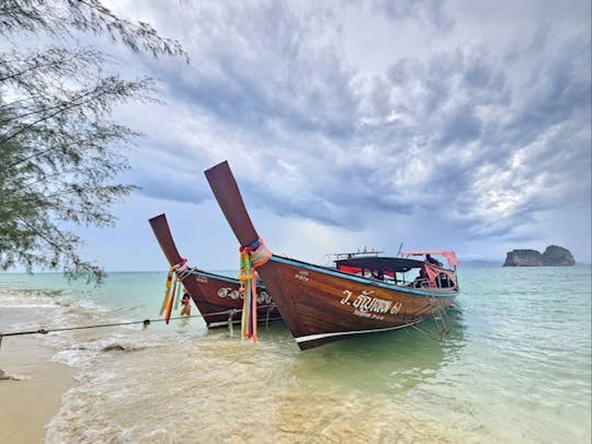 Excursão de snorkel em 4 ilhas com barco de cauda longa de Koh Lanta