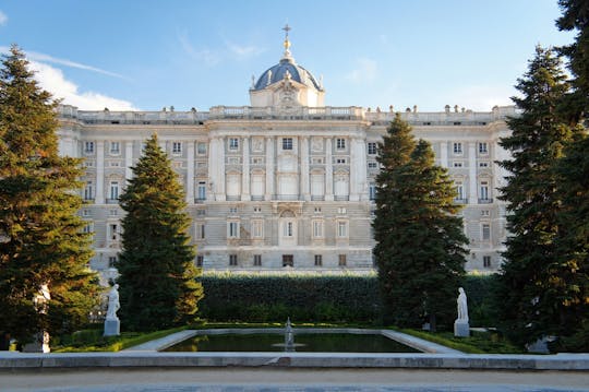 Royal Palace of Madrid tour with a guide