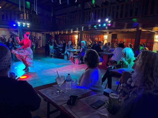 Soirée flamenco dans un restaurant espagnol traditionnel