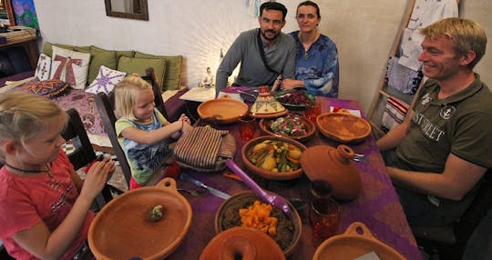 Experiência de jantar com uma família local em Marrakech