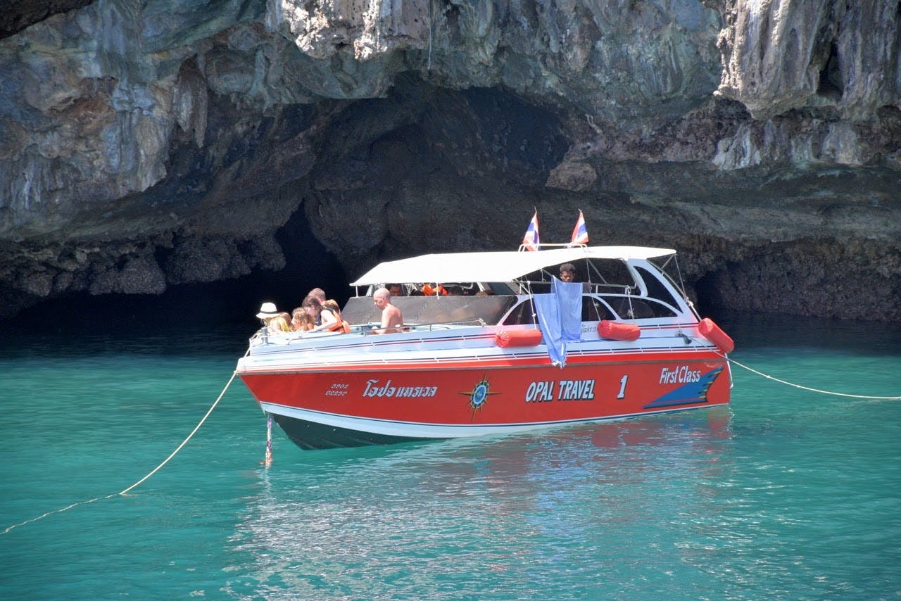 Excursão guiada com snorkel à Emerald Cave e 4 ilhas em lancha