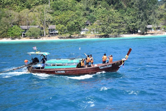 Wycieczka łodzią typu longtail na 4 wyspy i do Jaskini Szmaragdowej z Koh Lanta