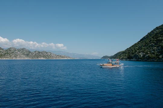 Excursão privada a Demre, cidade submersa Kekova e tumbas rochosas de Limyra