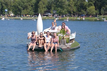 Private e-boat floating island rental on Vienna’s Old Danube
