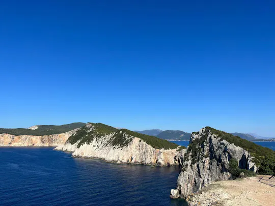 Lefkada zonsondergang tour met bezoek aan het Agios Nicolaos klooster