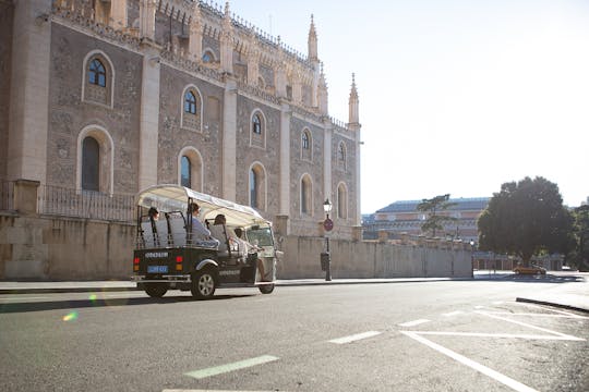 Recorrido en tuk tuk eléctrico desde el centro histórico hasta el barrio de Salamanca