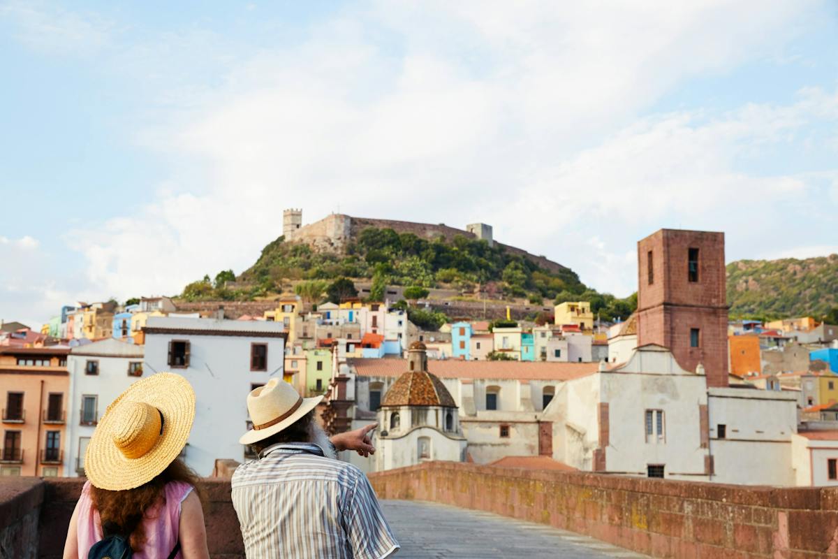 Market day in Bosa with guided tour and free time