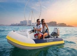 Tour mattutino in barca di 90 minuti lungo la costa di Dubai