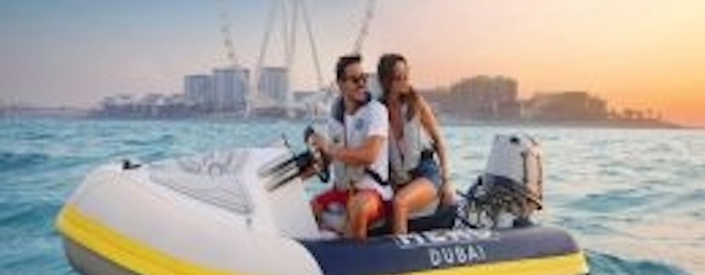 Excursion matinale de 90 minutes en bateau le long de la côte de Dubaï