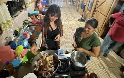 Experiencia de cena con una familia local en La Fortuna
