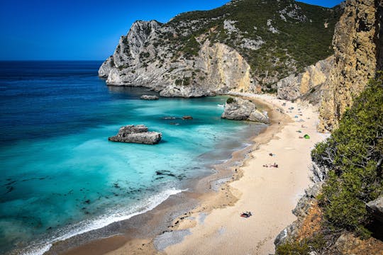 Excursión en barco a las cuevas de Sesimbra