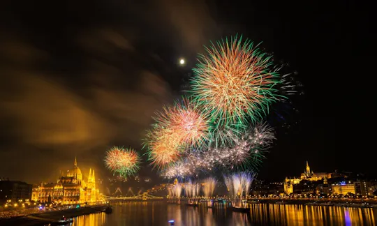 Cruzeiro com coquetel de fogos de artifício no Dia de Santo Estêvão