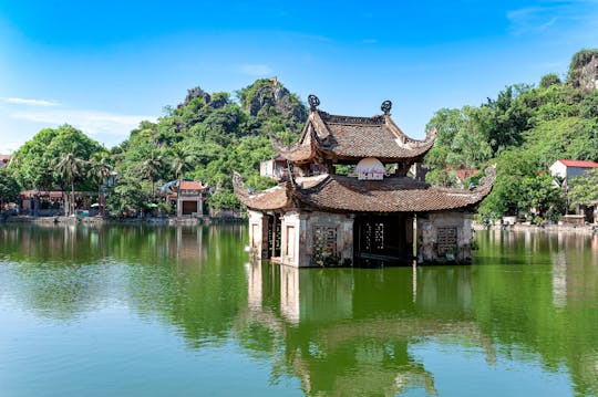 Half-day guided tour of the Buddhist Thay pagoda in Hanoi