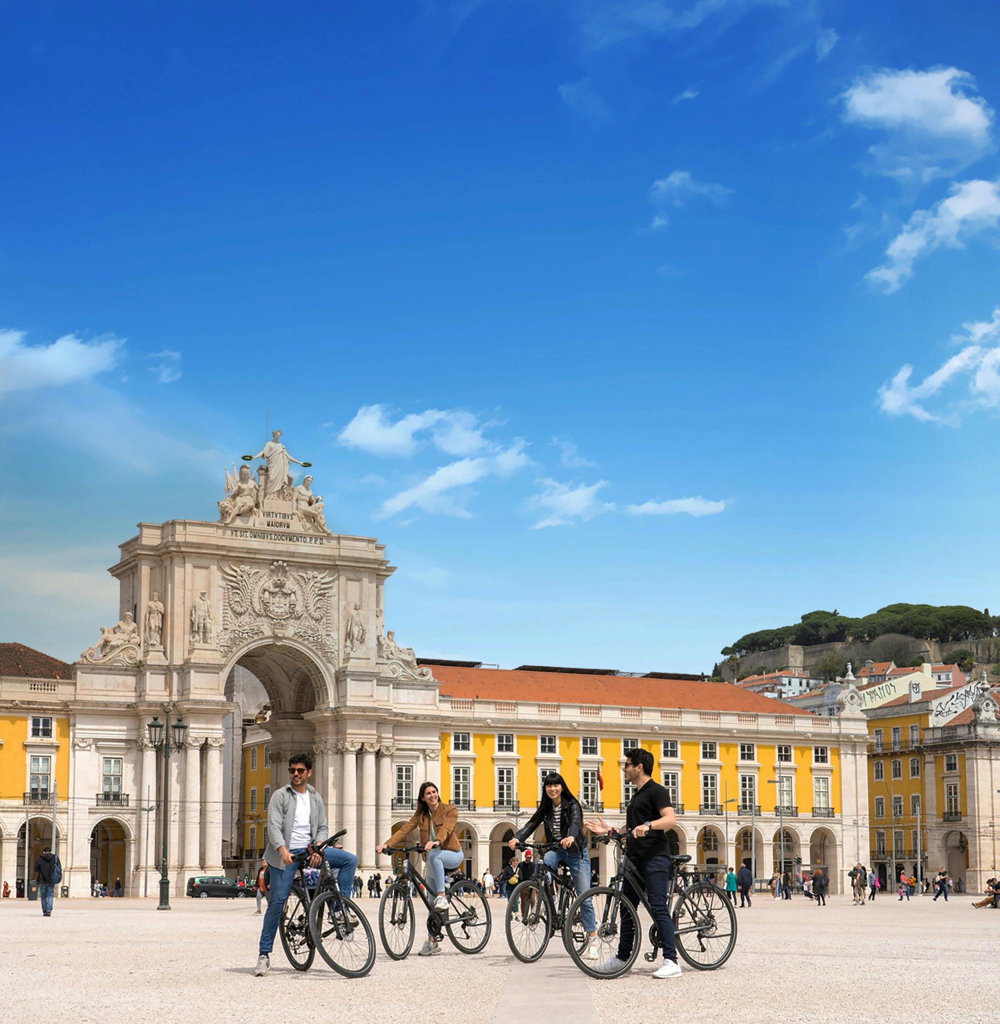 Passeio ativo por Lisboa com passeio de barco, passeio de bicicleta e caminhada
