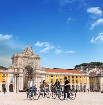 Tour activo de Lisboa con paseo en barco, tour en bicicleta y a pie