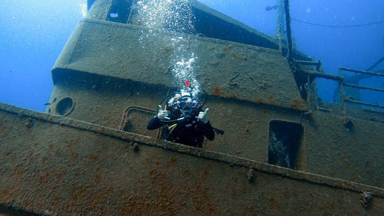 Atlantis Diving Experiences for Certified Divers