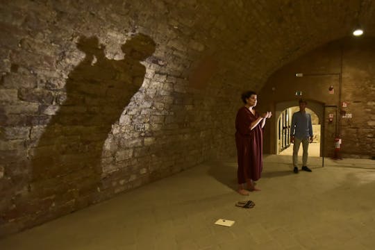Wycieczka z przewodnikiem po podziemiach Perugii z krótkimi występami artystycznymi