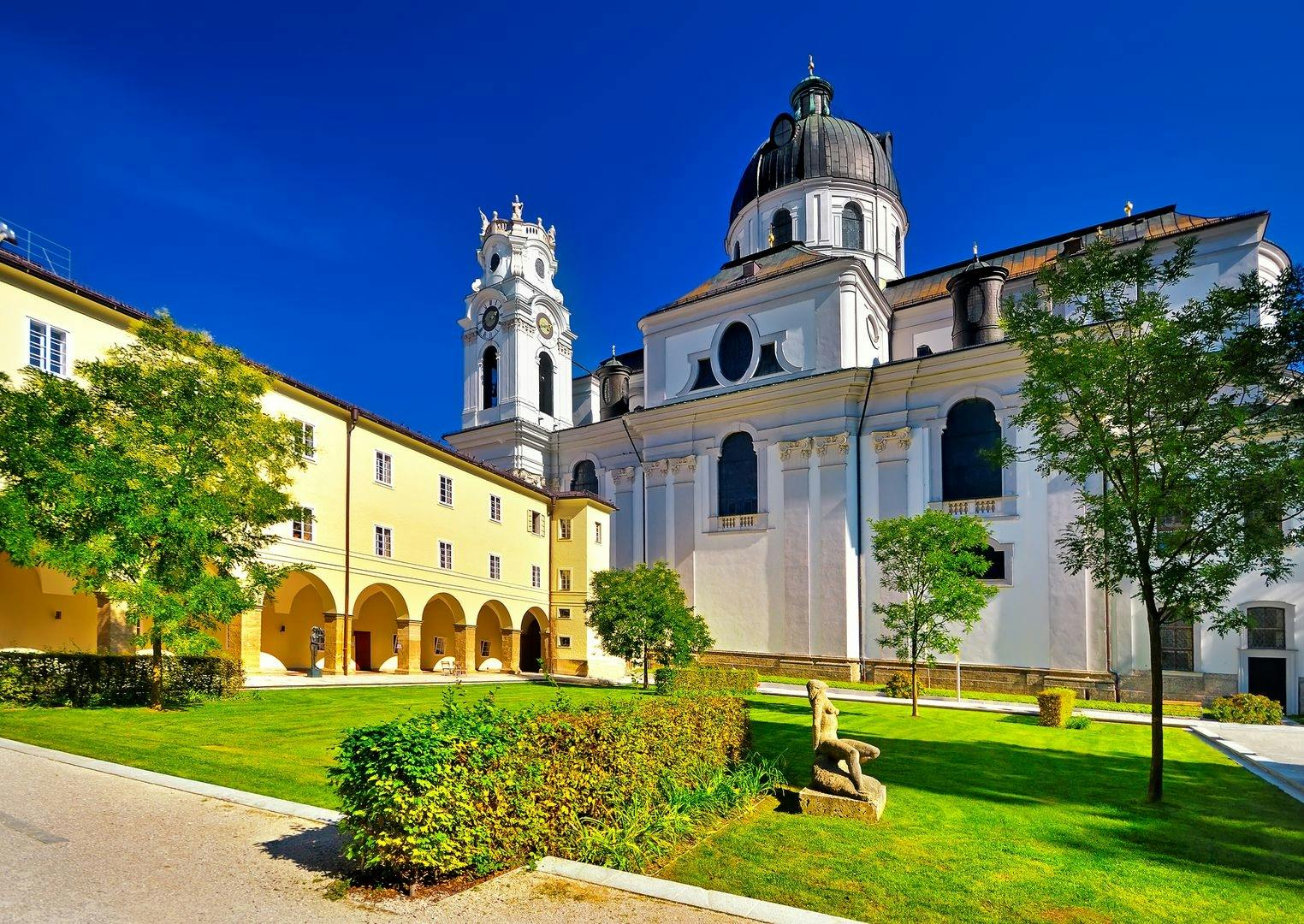Paseo histórico de Salzburgo por el casco antiguo con audioguía en la aplicación