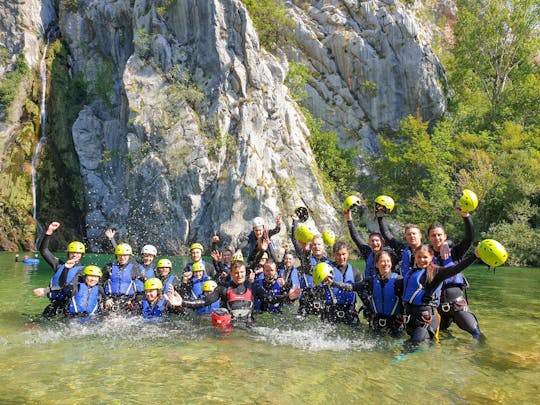 Aventure basique de canyoning sur la rivière Cetina