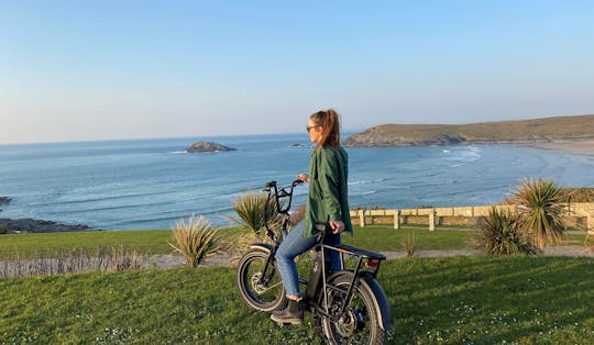 Noleggio di biciclette elettriche a Newquay per esplorare la costa e la città