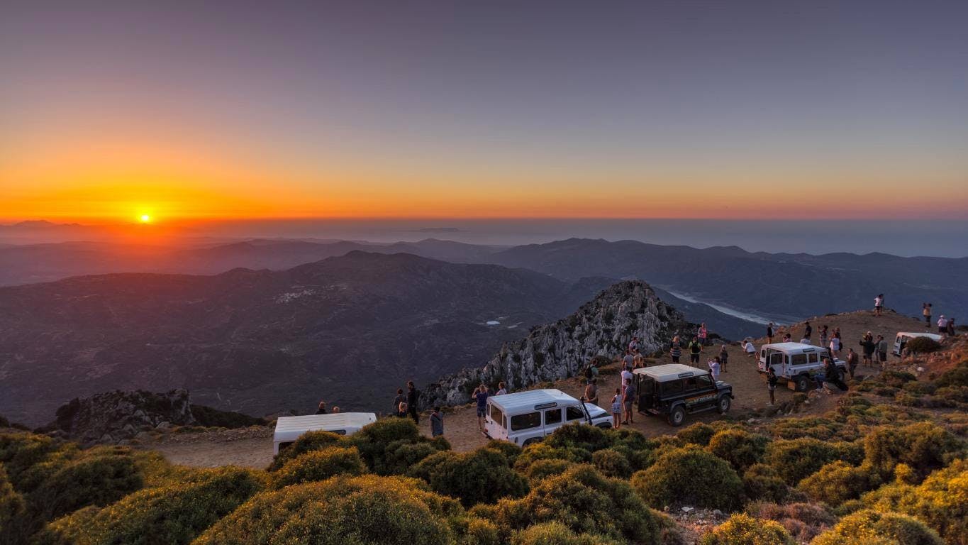 Excursion en 4x4 dans les montagnes de la Crète au coucher du soleil avec dîner