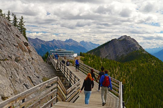 Tour a piedi autoguidato con audioguida della grotta e del bacino di Banff